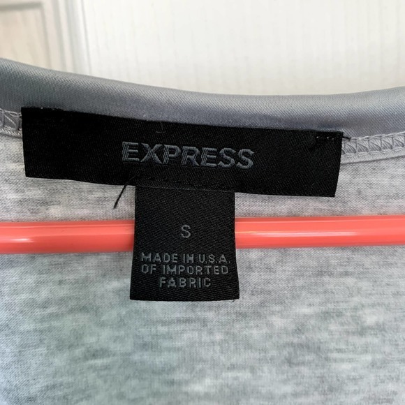Express‎ Women's Size Small Gray V-Neck 3/4 Sleeve Tee - Picture 2 of 5